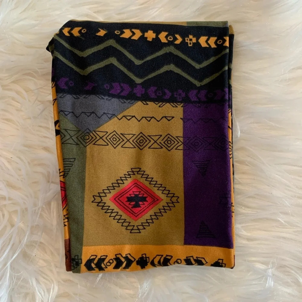 New! Girl’s Lularoe geometric pattern leggings L//XL